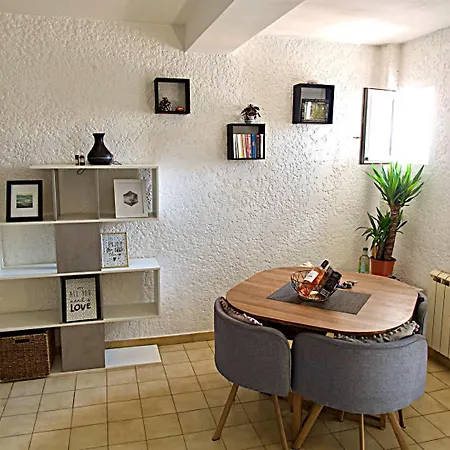 T3 Au Centre De Les Bains *