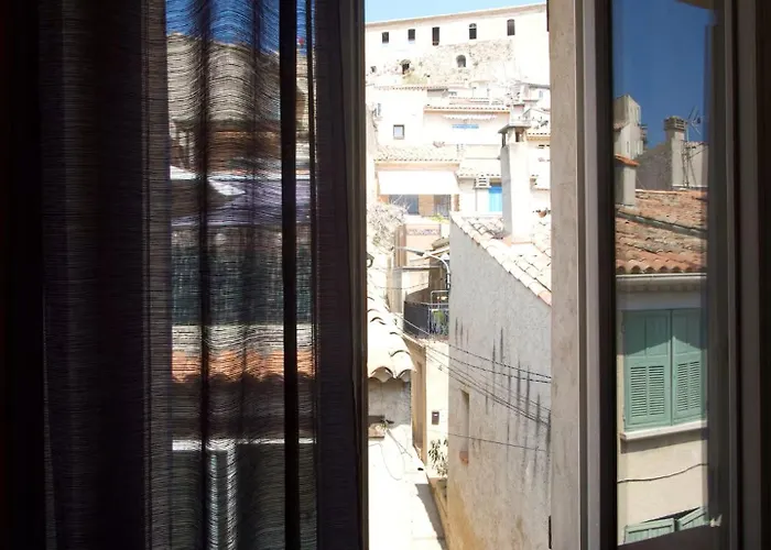 Apartment T3 Au Centre De Les Bains *