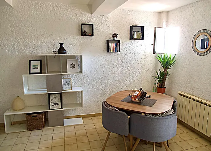 T3 Au Centre De Les Bains *